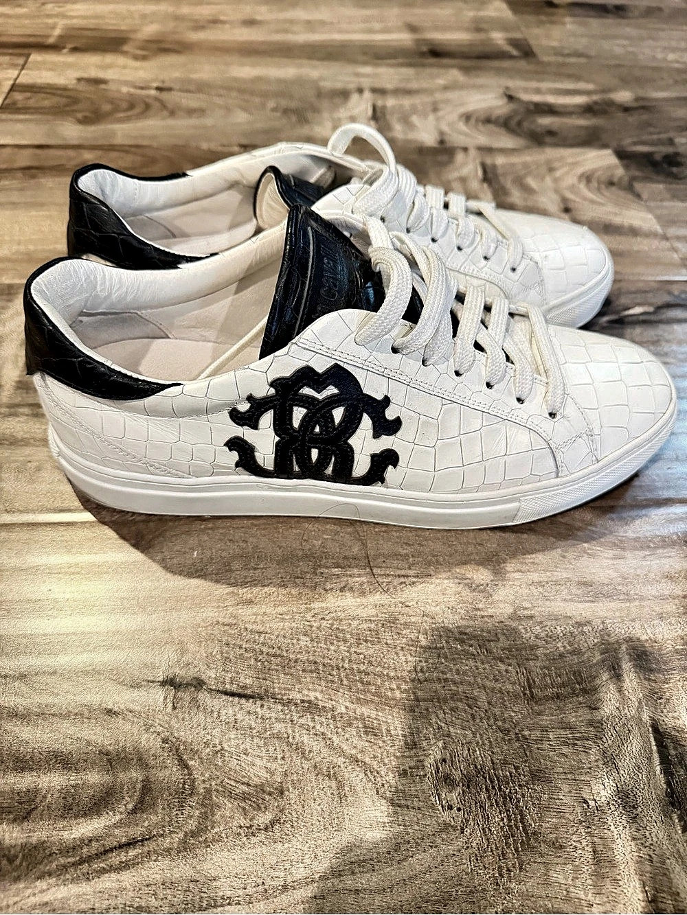 Roberto Cavalli Logo Croc-Embossed Leather Low-Top Sneakers